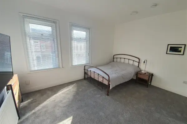 Room Lister Road in Wellingborough