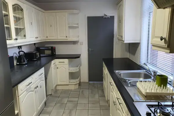 Room Lister Road in Wellingborough