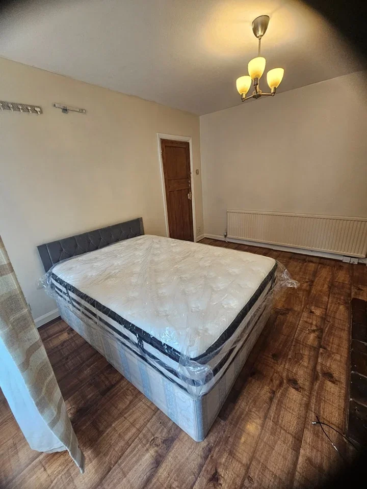 Room Star Lane in Greater London