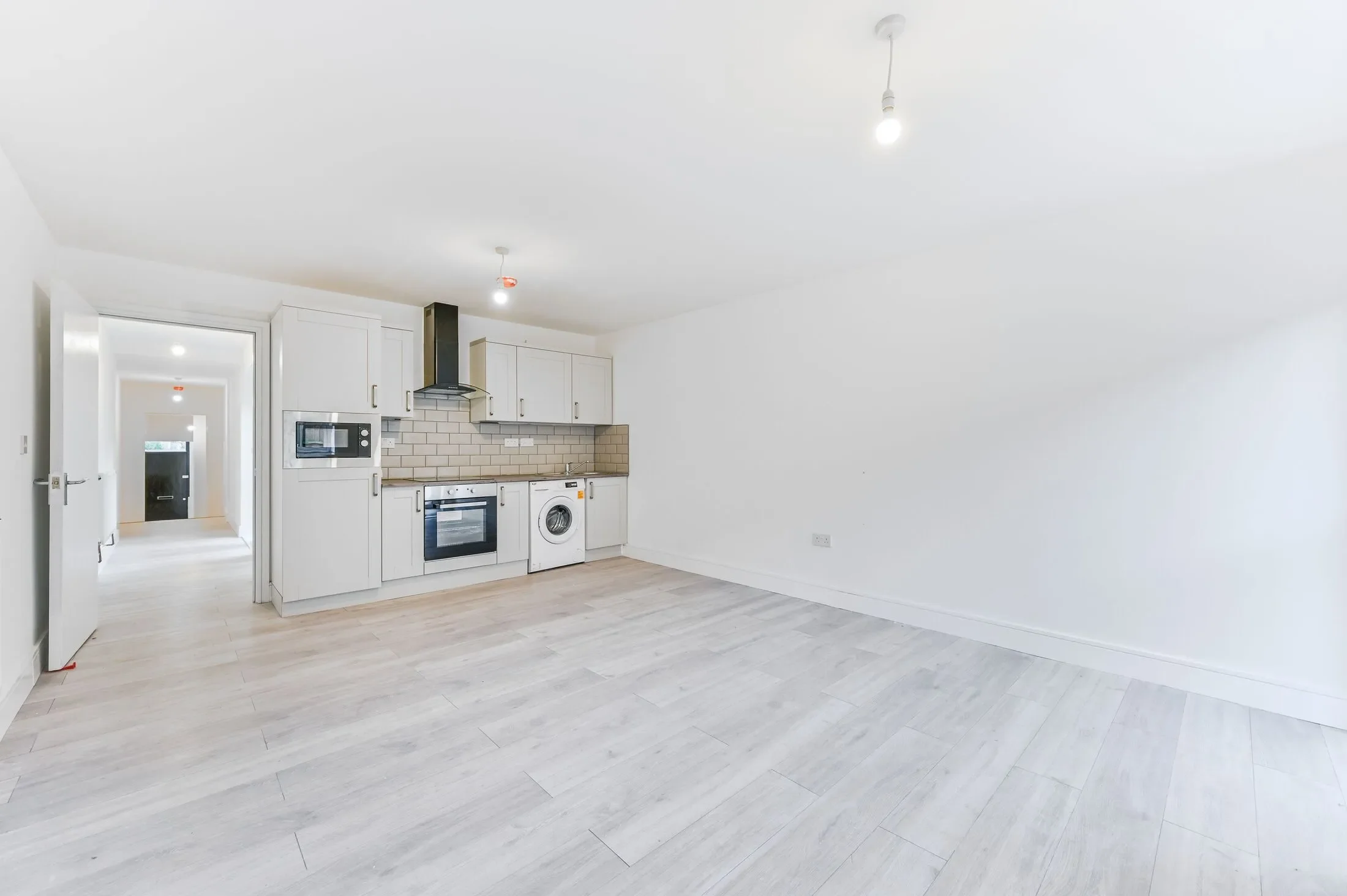 Flat Eland Road in Greater London