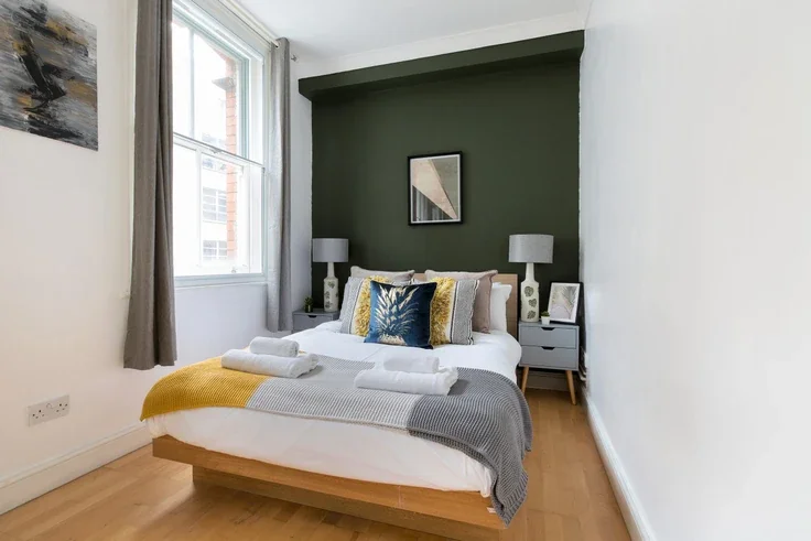 Flat Leyden Street in London