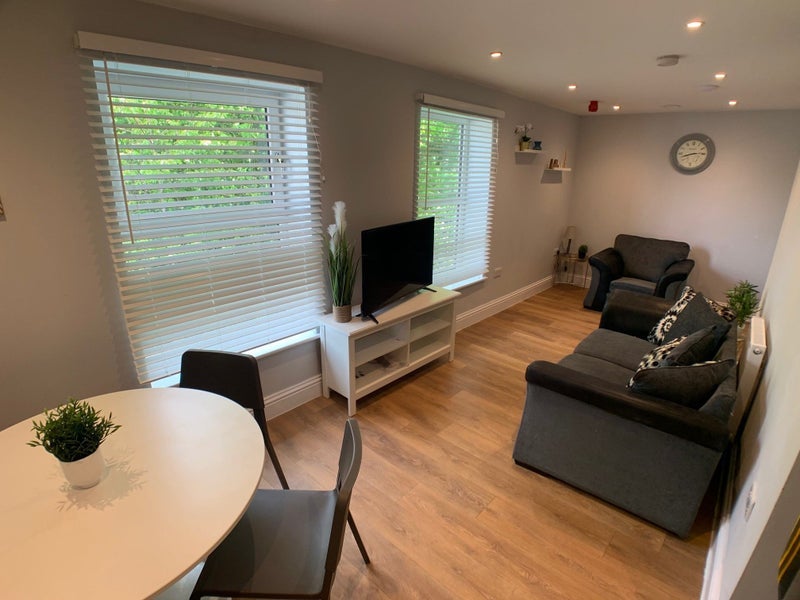 Room Blantyre Street in Salford
