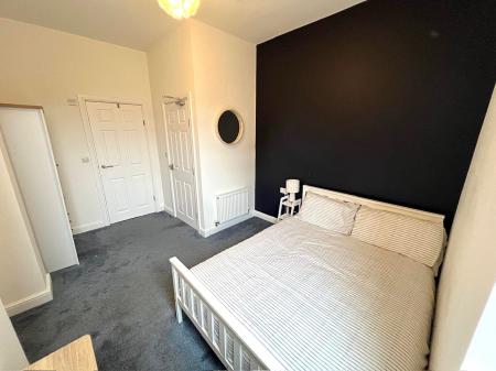 Flat Dean Grove in Grimsby