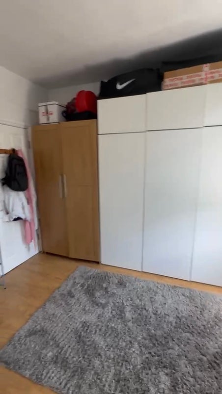 Room Senrab Street in Greater London