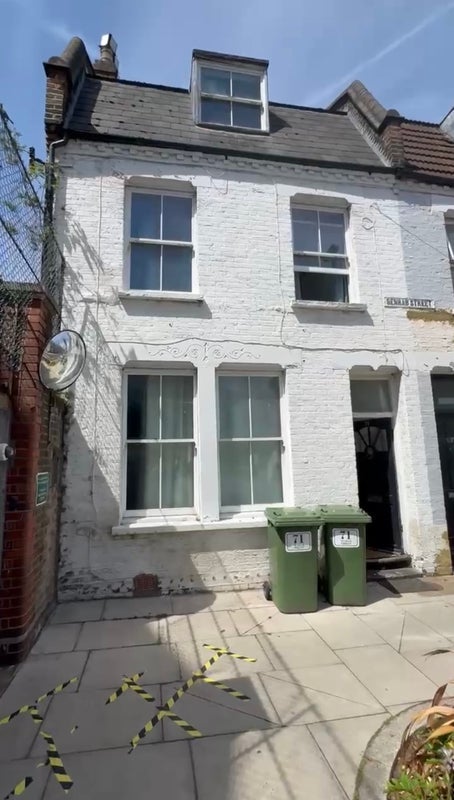 Room Senrab Street in Greater London