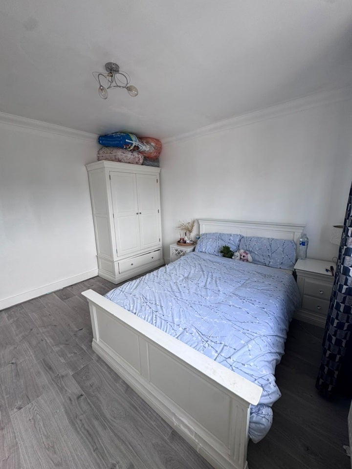Room Southend Arterial Road in Greater London