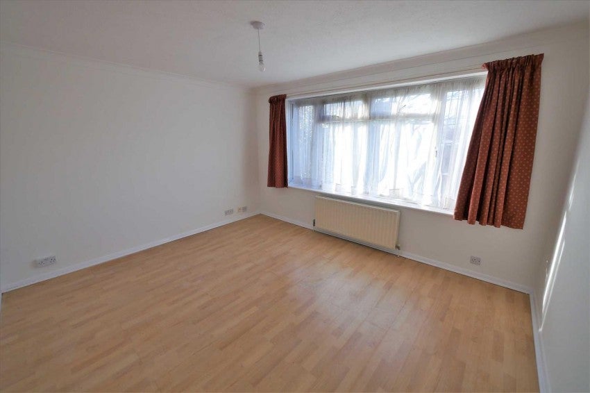 Flat Tennyson Road in Worthing