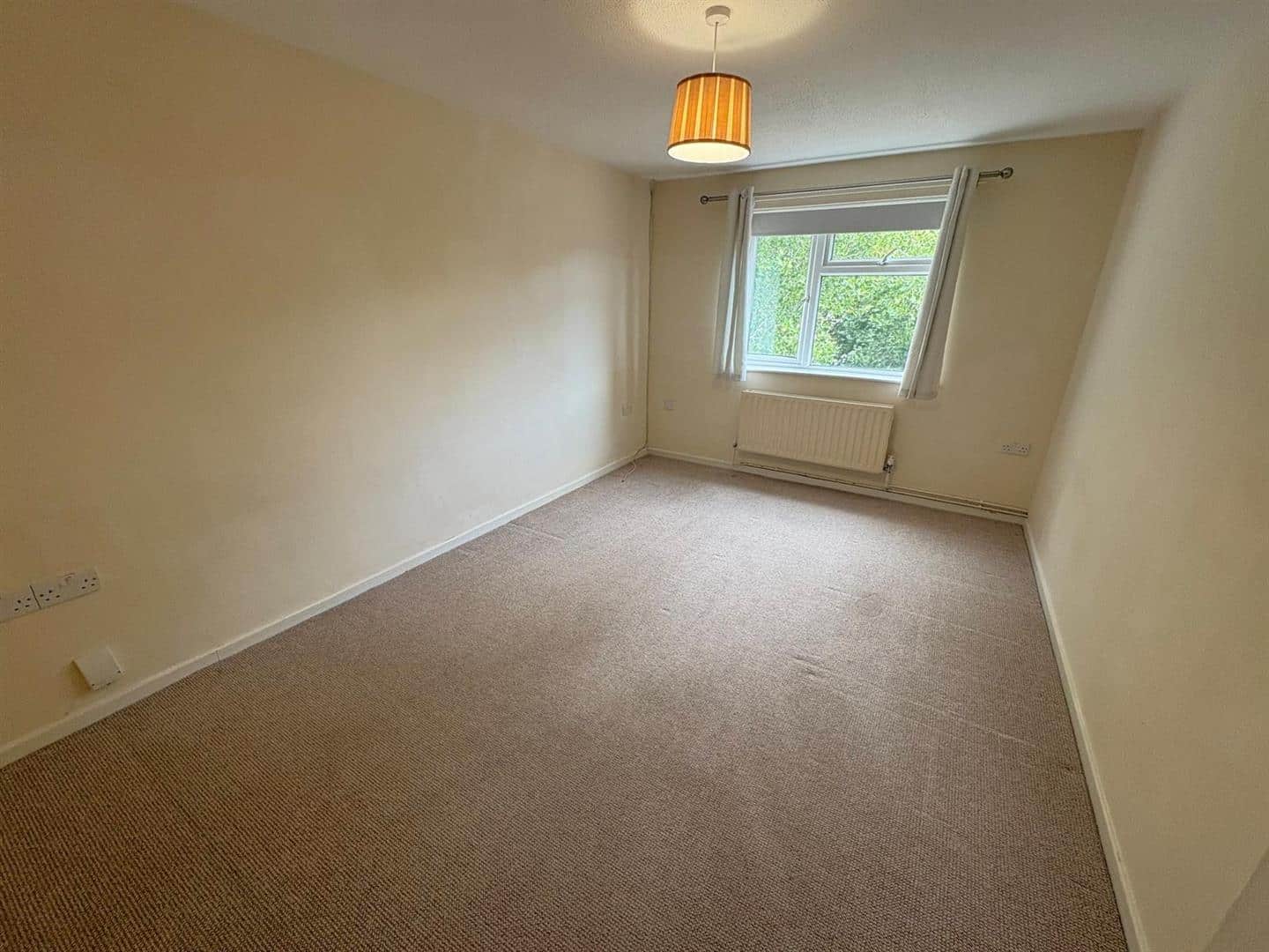 Flat The Mounts in Long Buckby