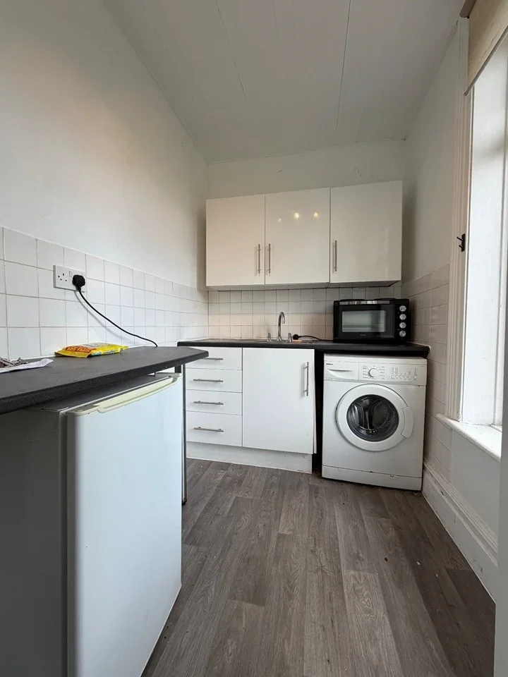 Flat East End Road in Greater London