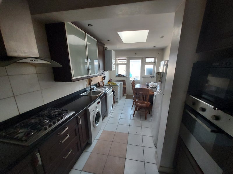 Room Lyndhurst Avenue in Greater London