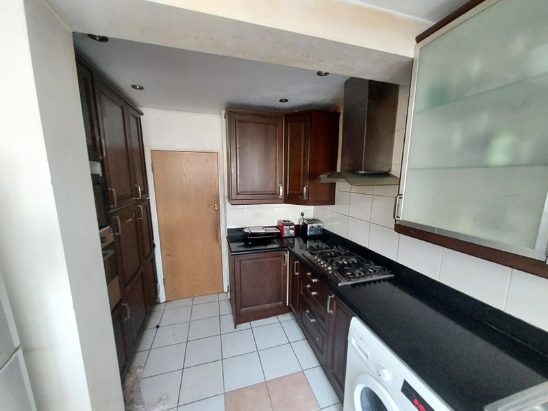 Room Lyndhurst Avenue in Greater London