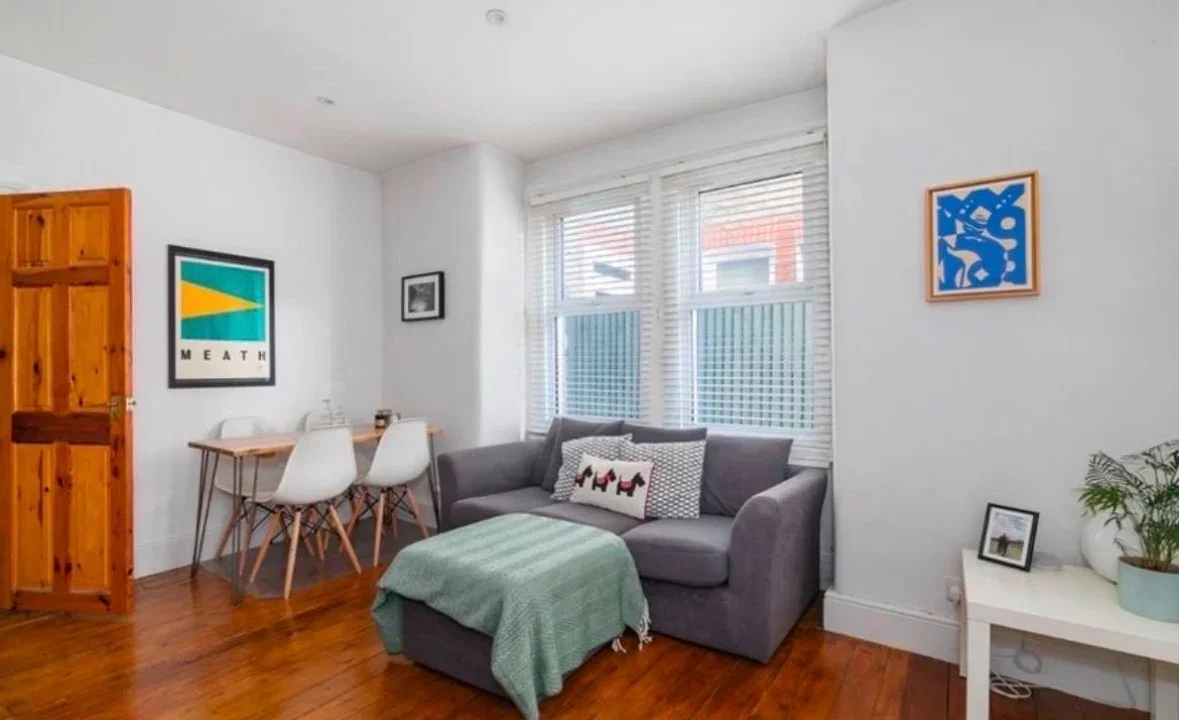 Room Gambole Road in Greater London