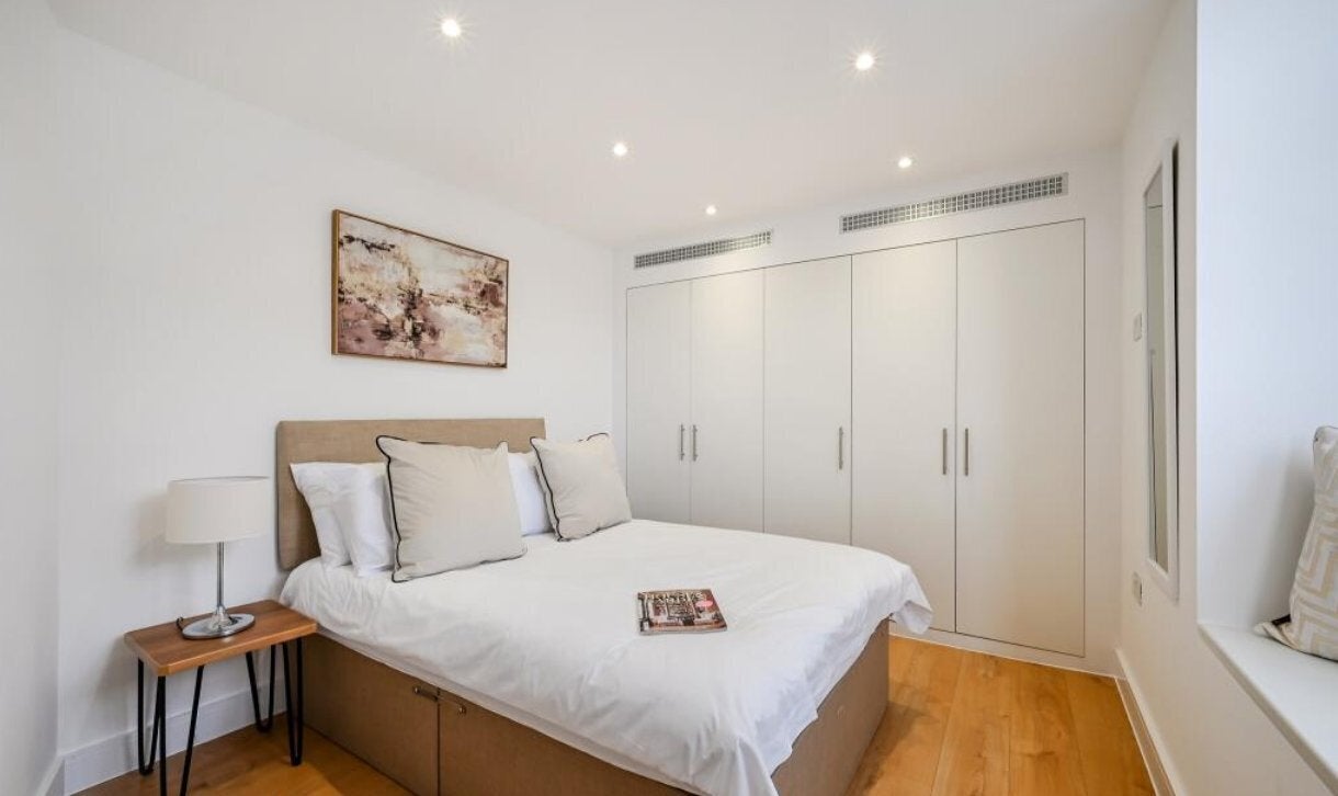 House Jephtha Road in Greater London