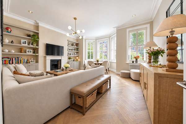 Flat Elgin Avenue in City of Westminster