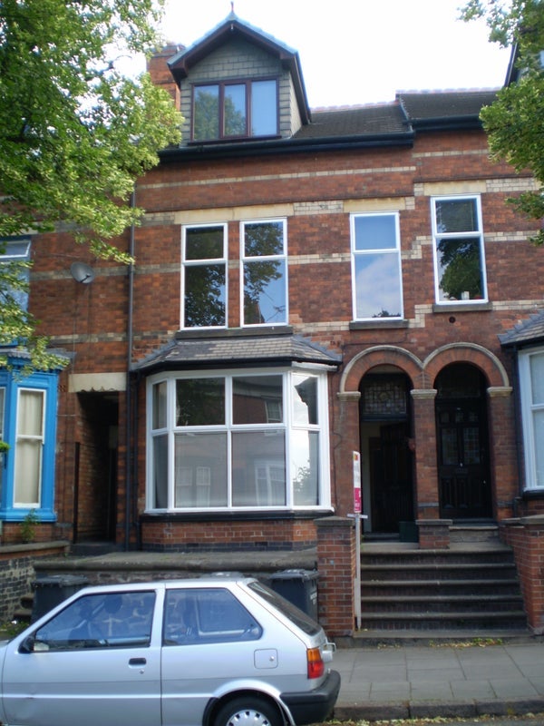 Flat Ashleigh Road in Leicester