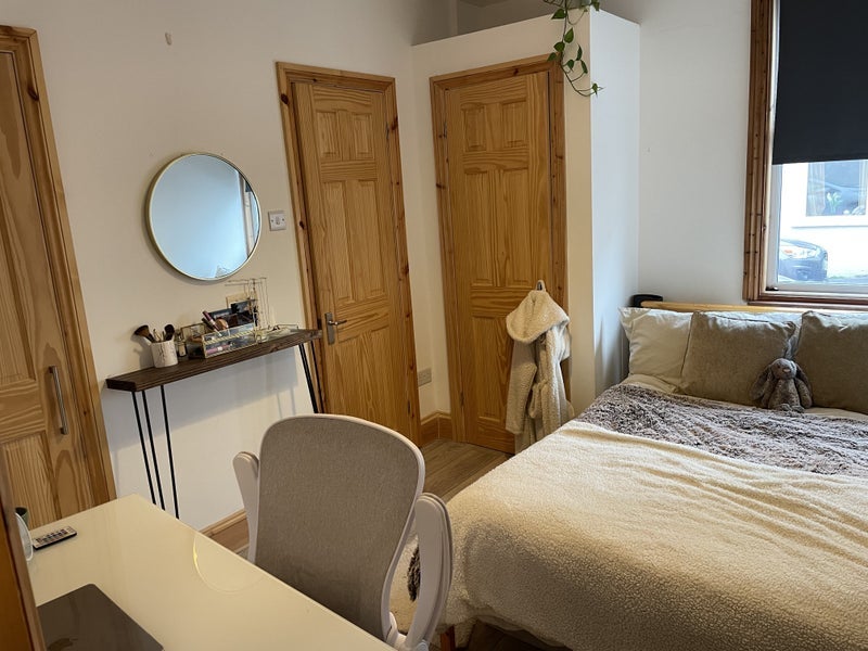 Room Merrywood Road in Bristol