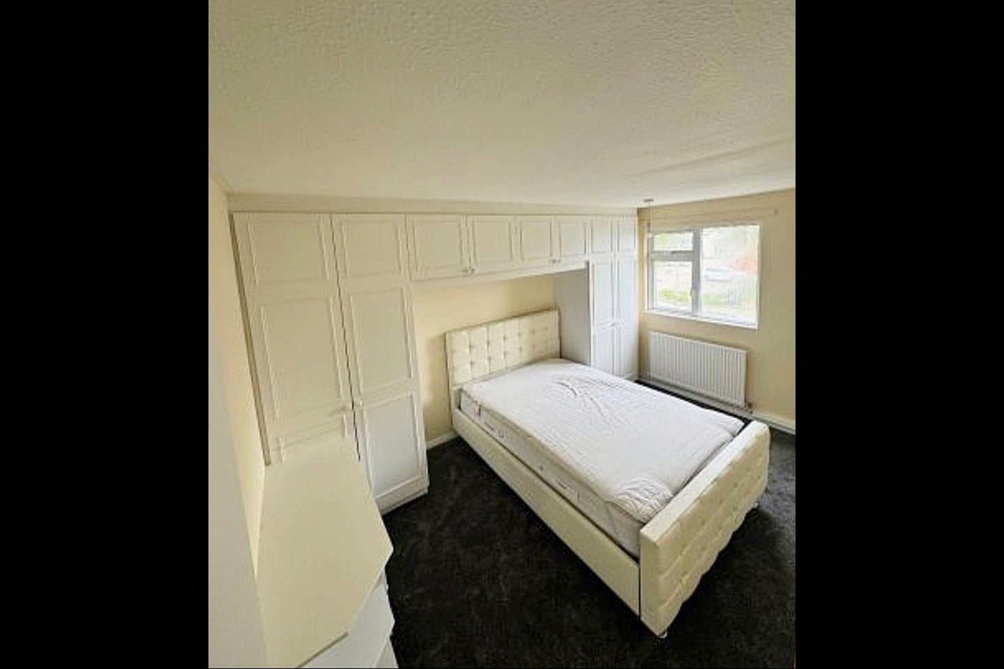 Room Verbena Close in South Ockendon