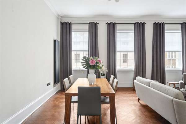 Flat Strathearn Place in City of Westminster