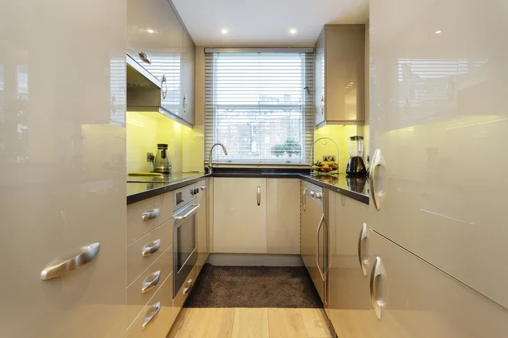 Flat Castellain Road in City of Westminster