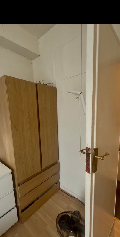 Room Harold Grove in Leeds