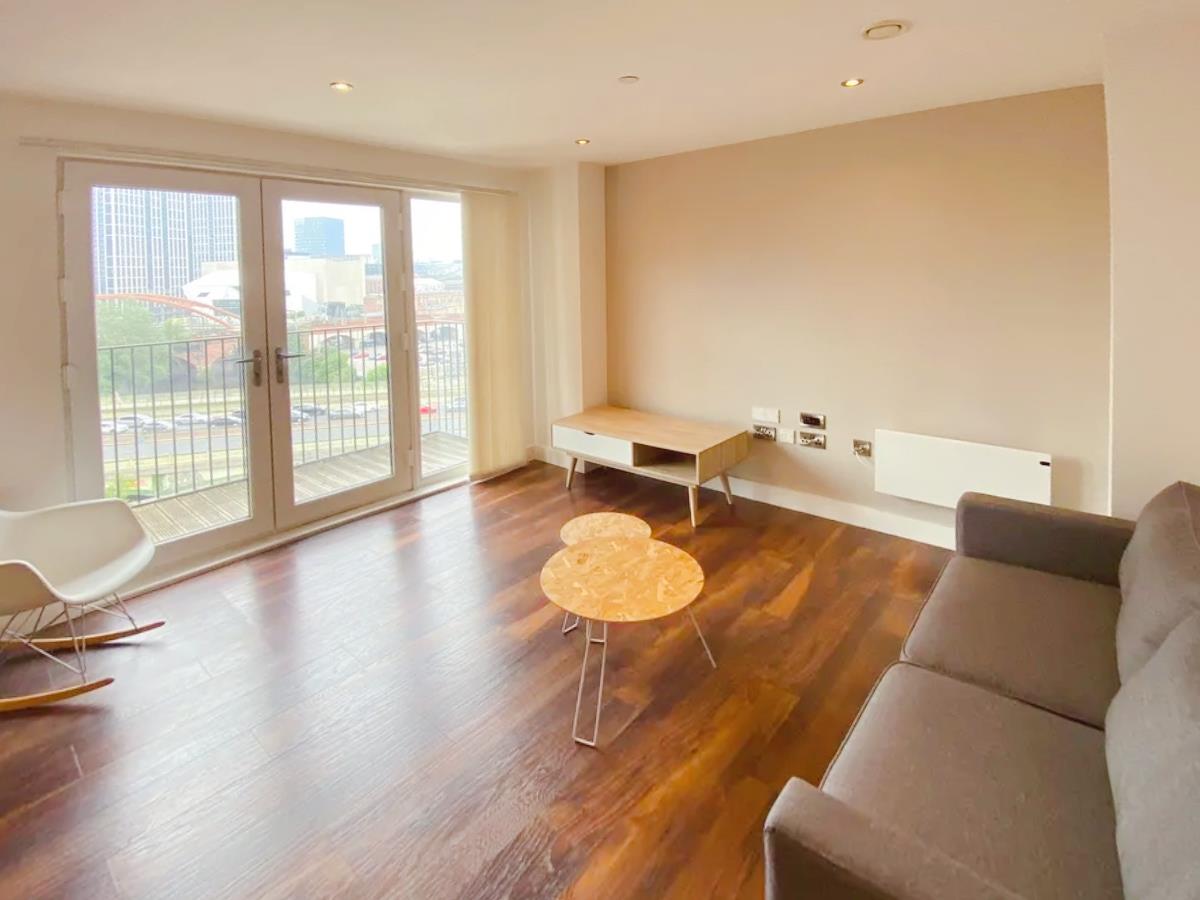 Flat Ordsall Lane in Salford
