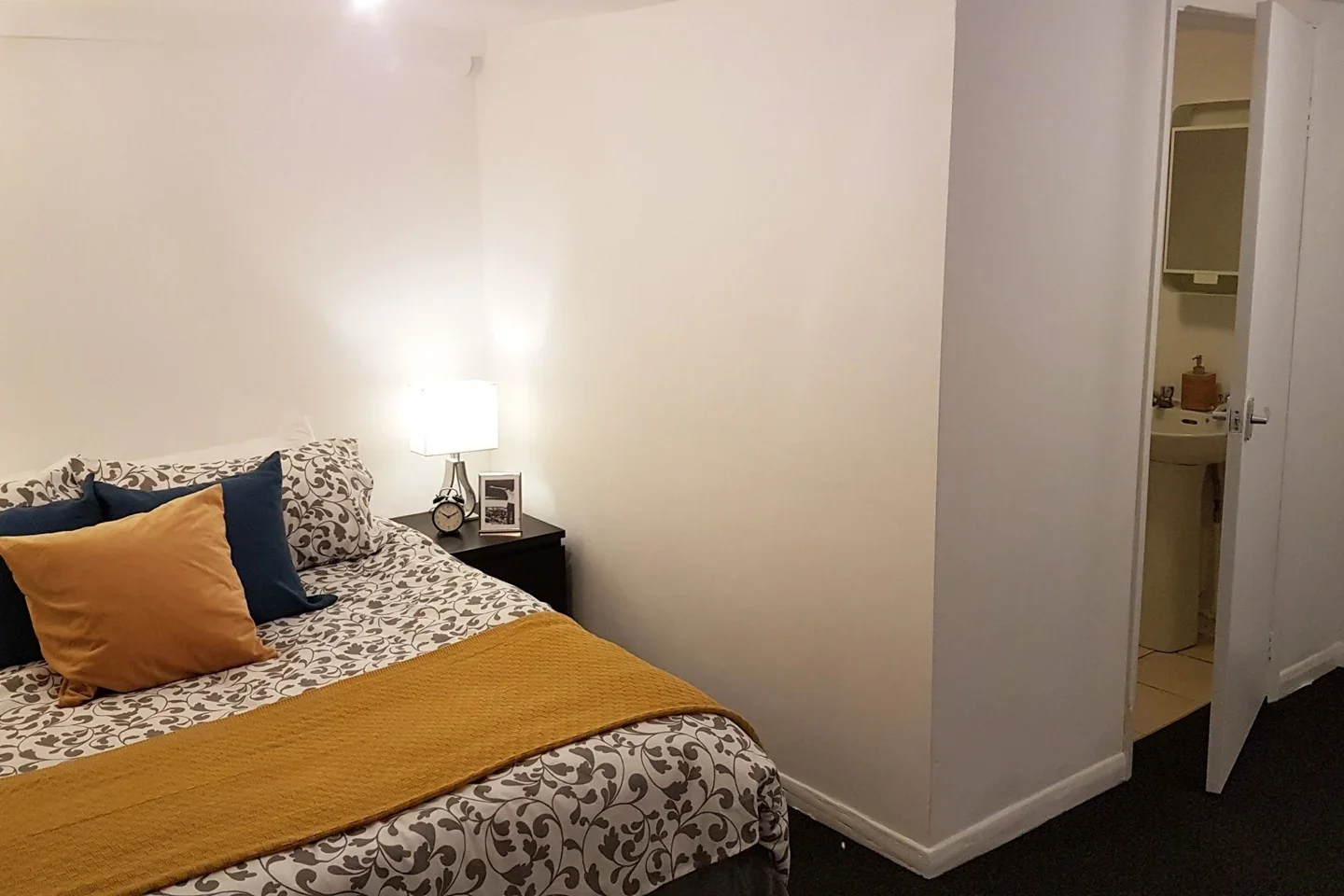 Flat Montrell Road in Greater London