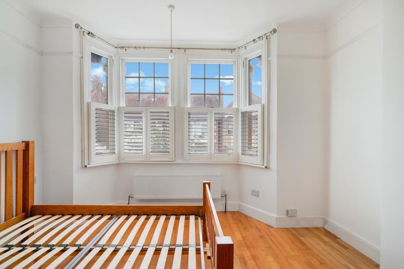 Flat Woodstock Road in Greater London