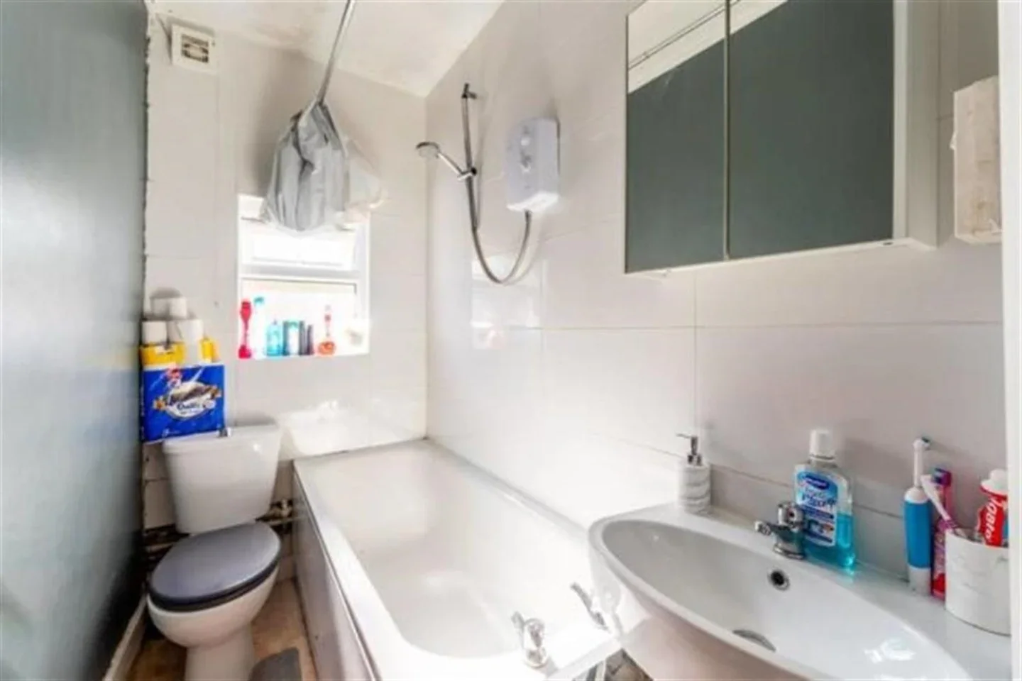 Flat Ashburton Road in Greater London