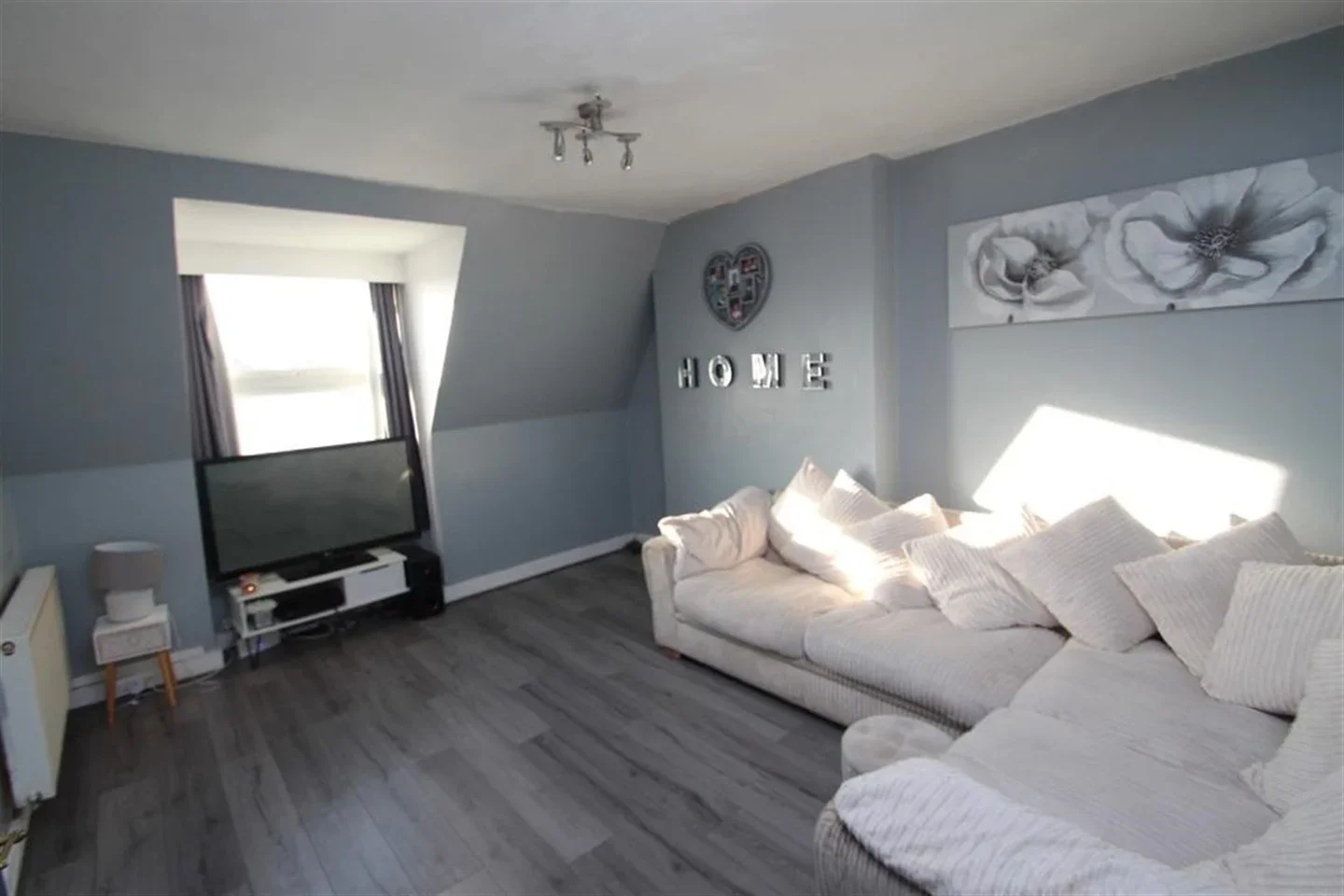 Flat Ashburton Road in Greater London