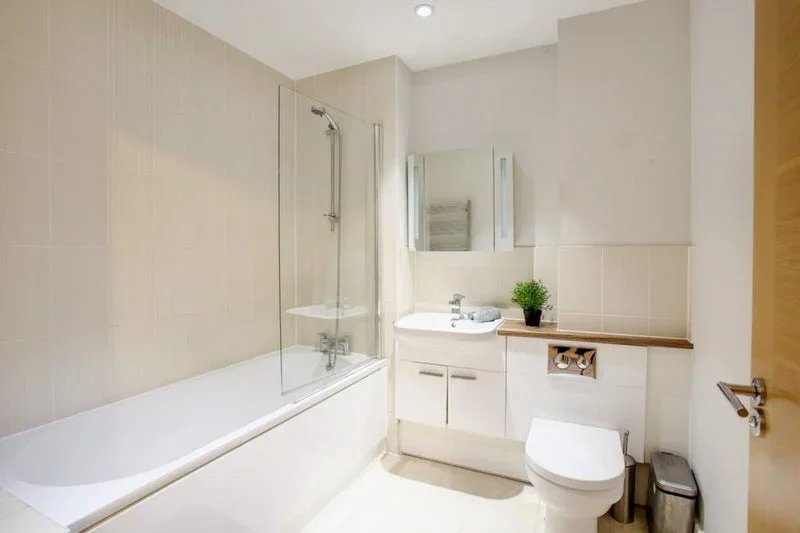 Room Craven Road in Greater London