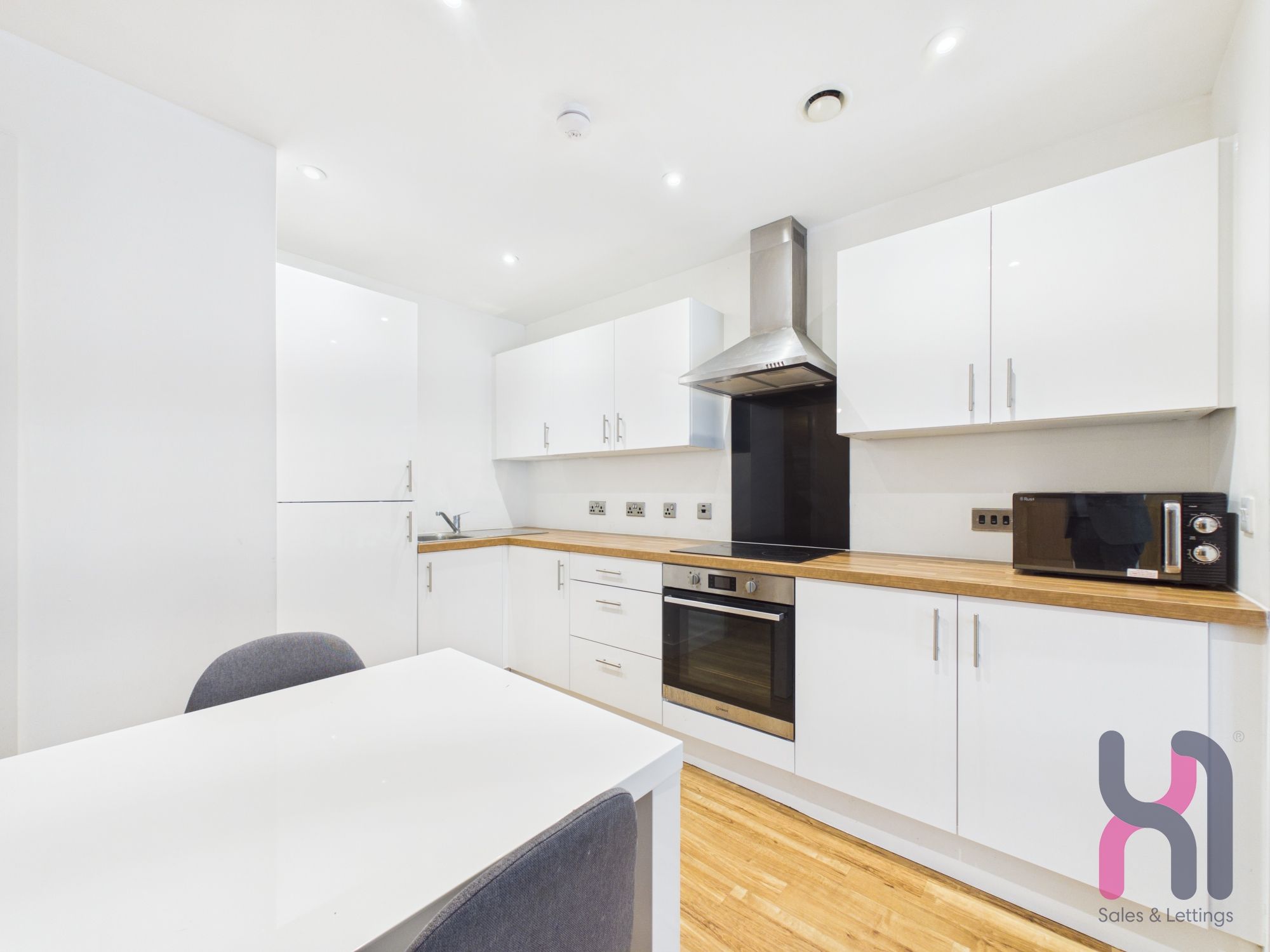 Flat Pomona Strand in Trafford