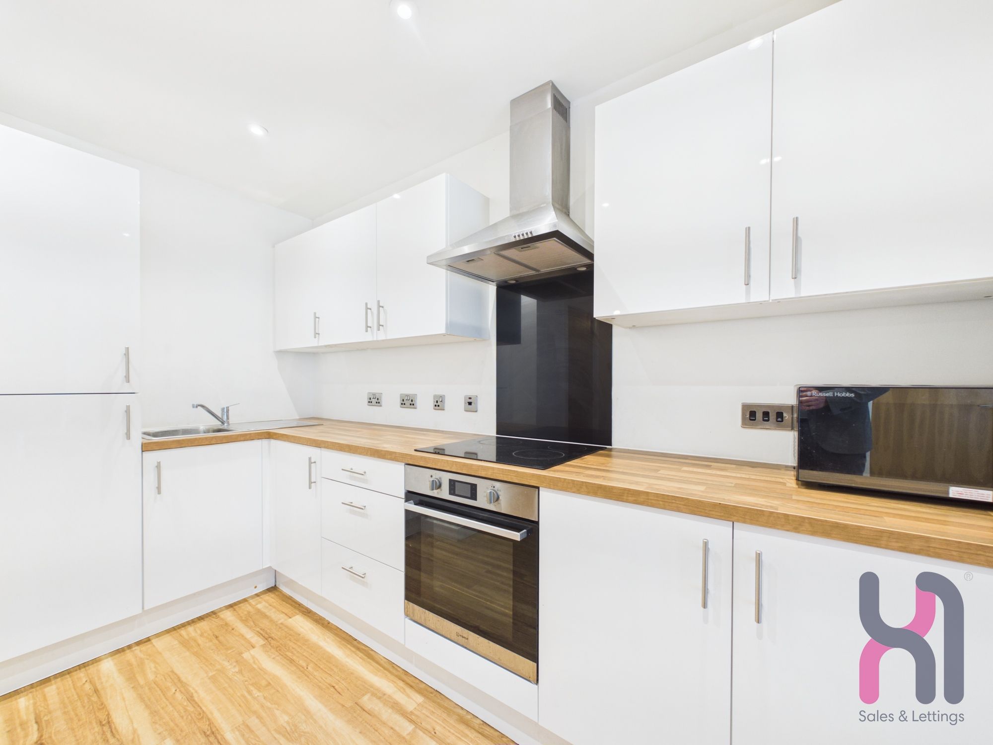 Flat Pomona Strand in Trafford