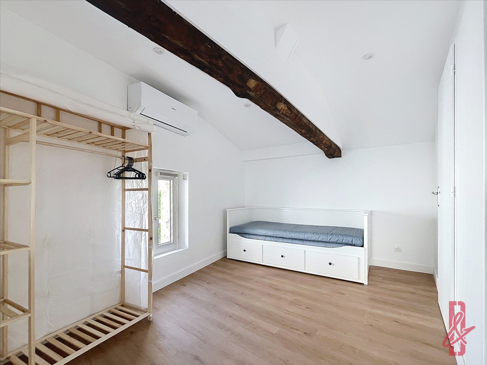 Room Place du Palet in Angoulême