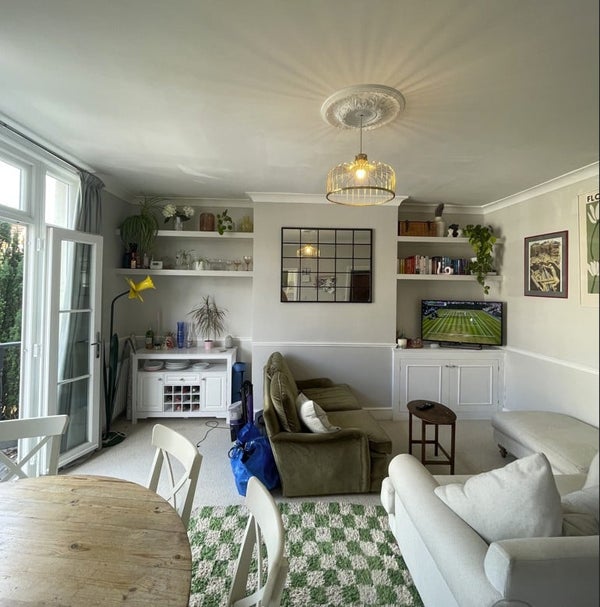 Flat Romola Road in London