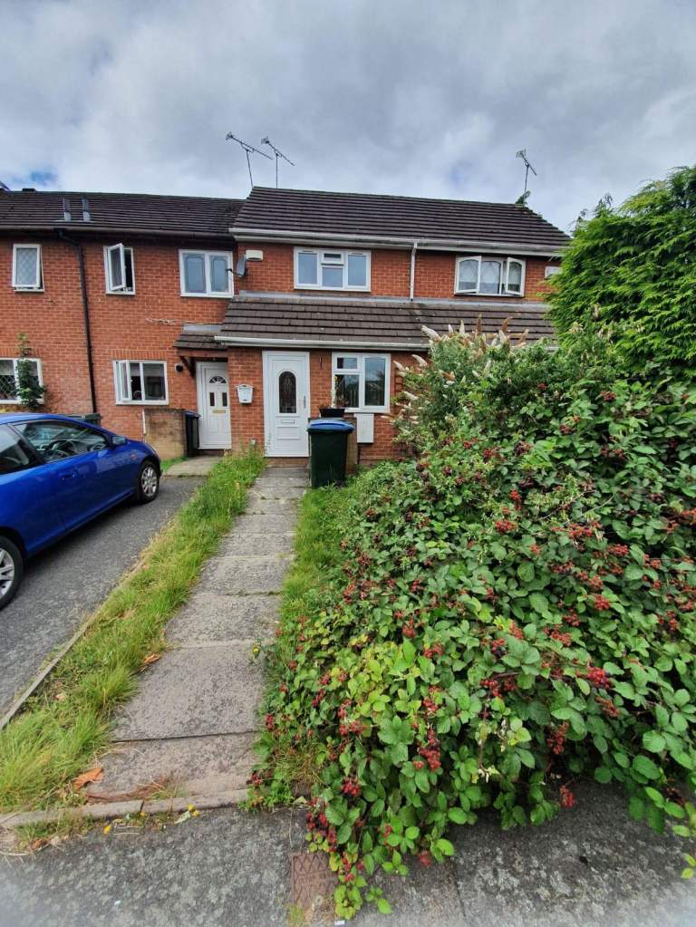 House Dawes Close in Coventry