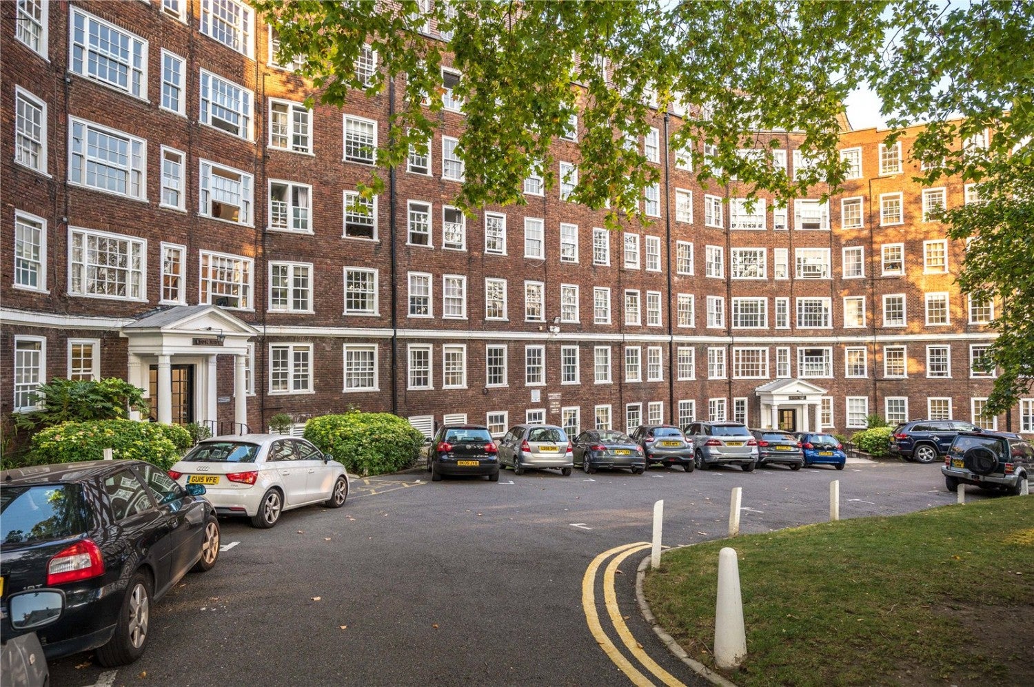 Flat Eton College Road in Greater London