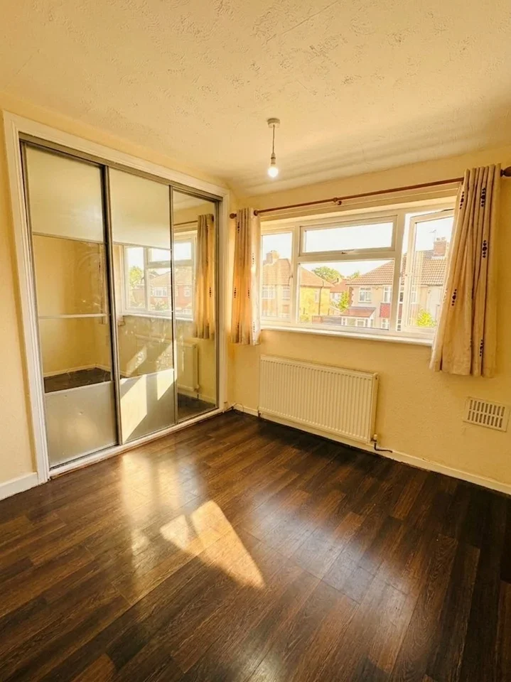 Flat Clare Road in Borough of Spelthorne