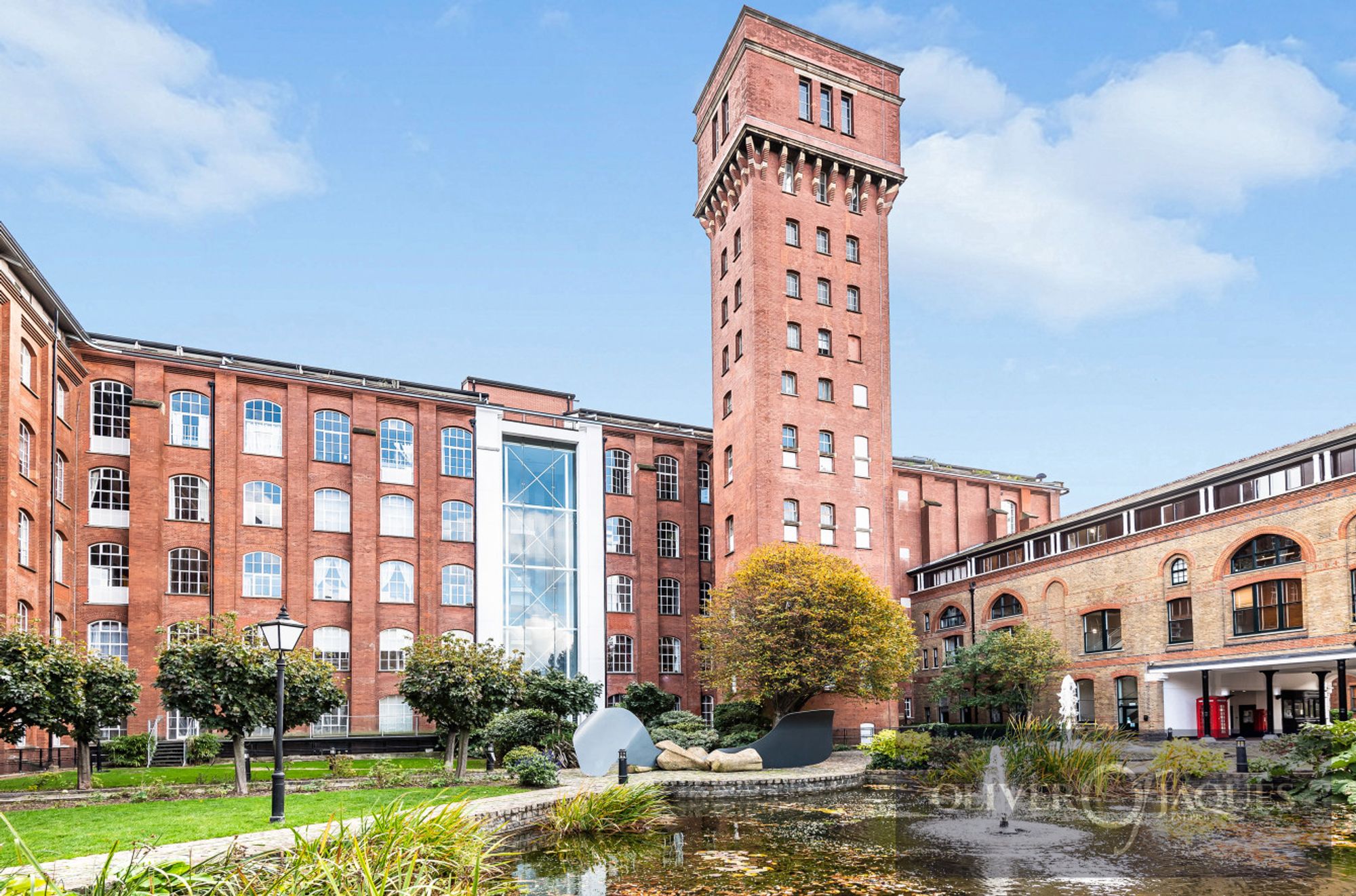 Flat Fairfield Road in Greater London