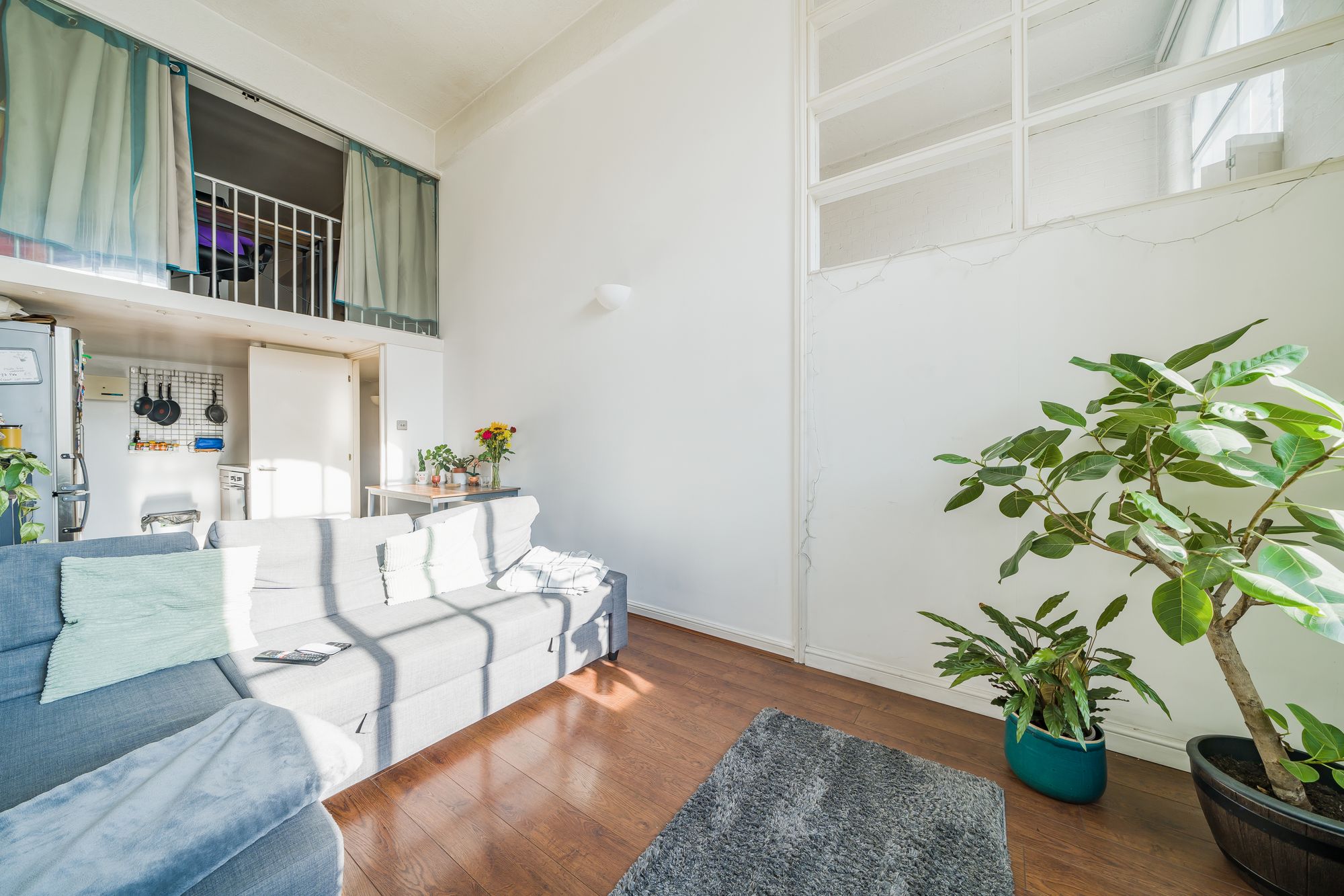 Flat Fairfield Road in Greater London