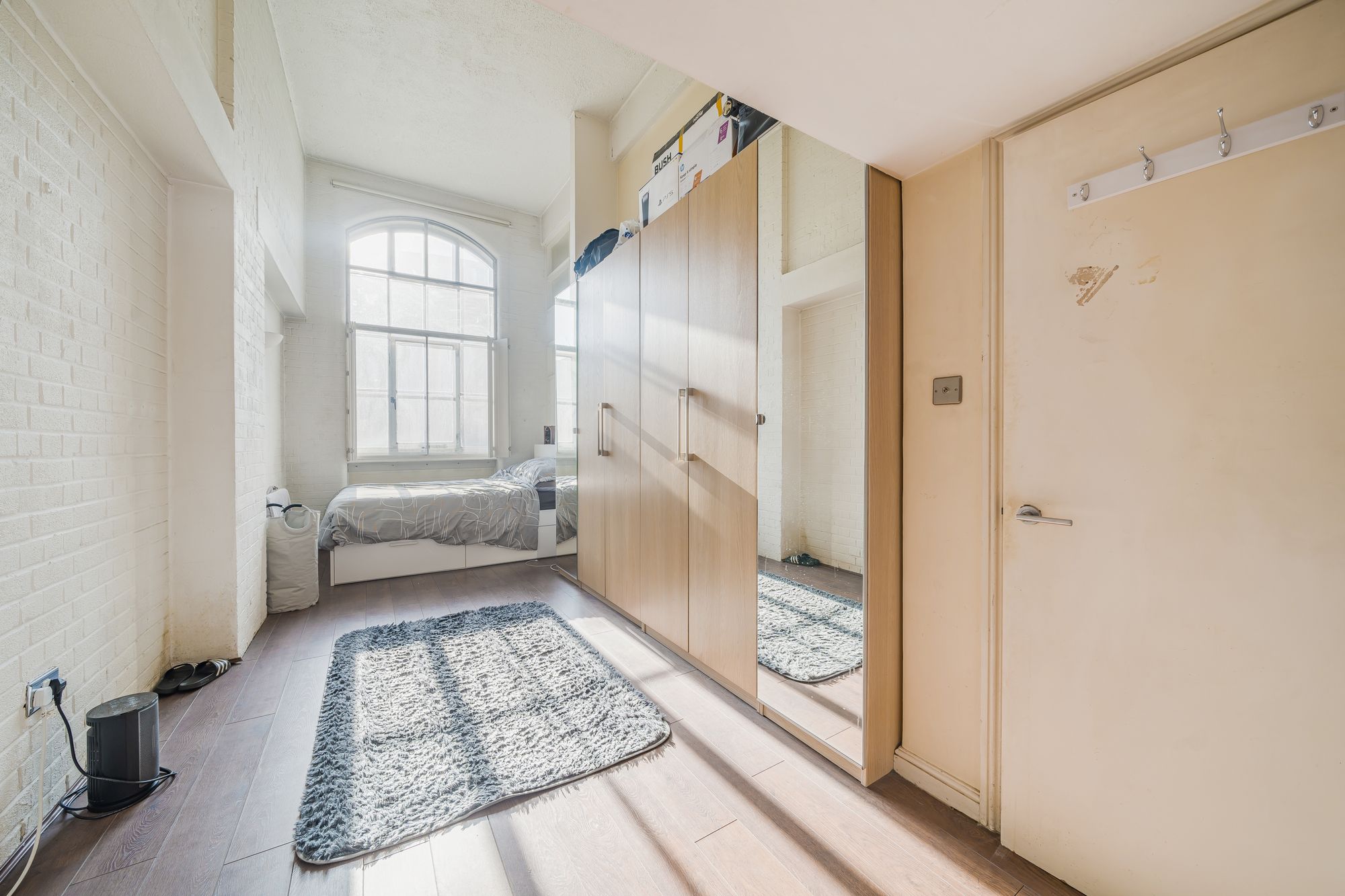 Flat Fairfield Road in Greater London
