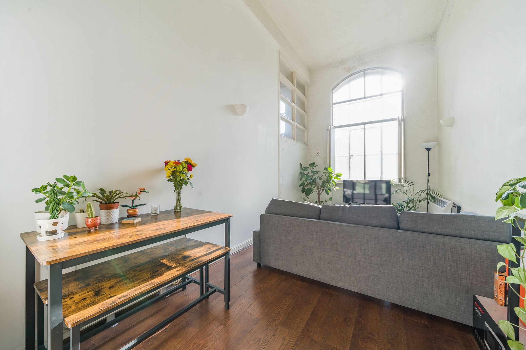 Flat Fairfield Road in Greater London