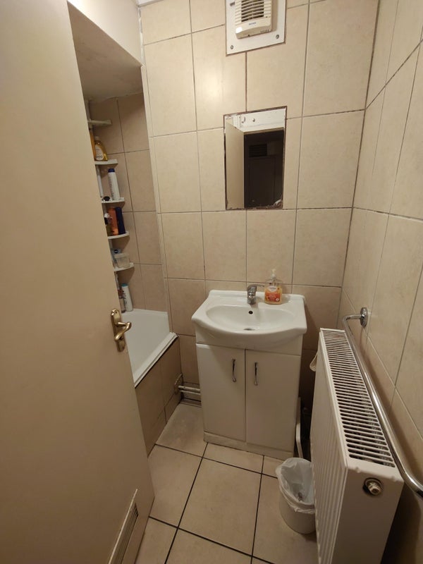 Room Siward Road in Greater London