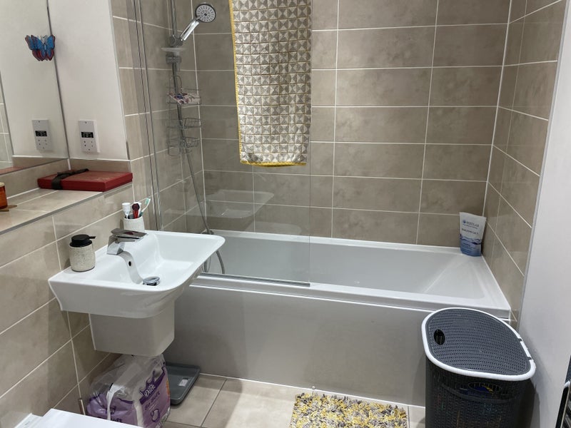 Room Windsor Road in Slough