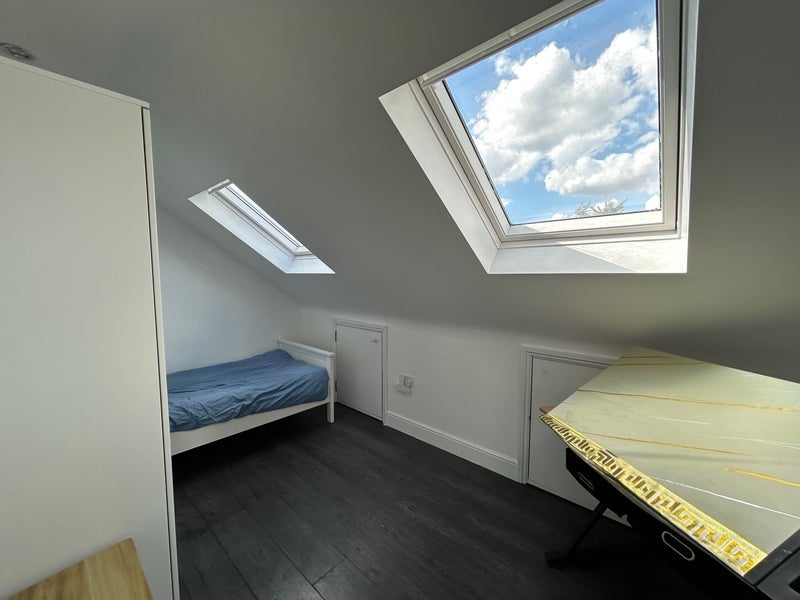 Room Lister Gardens in Greater London