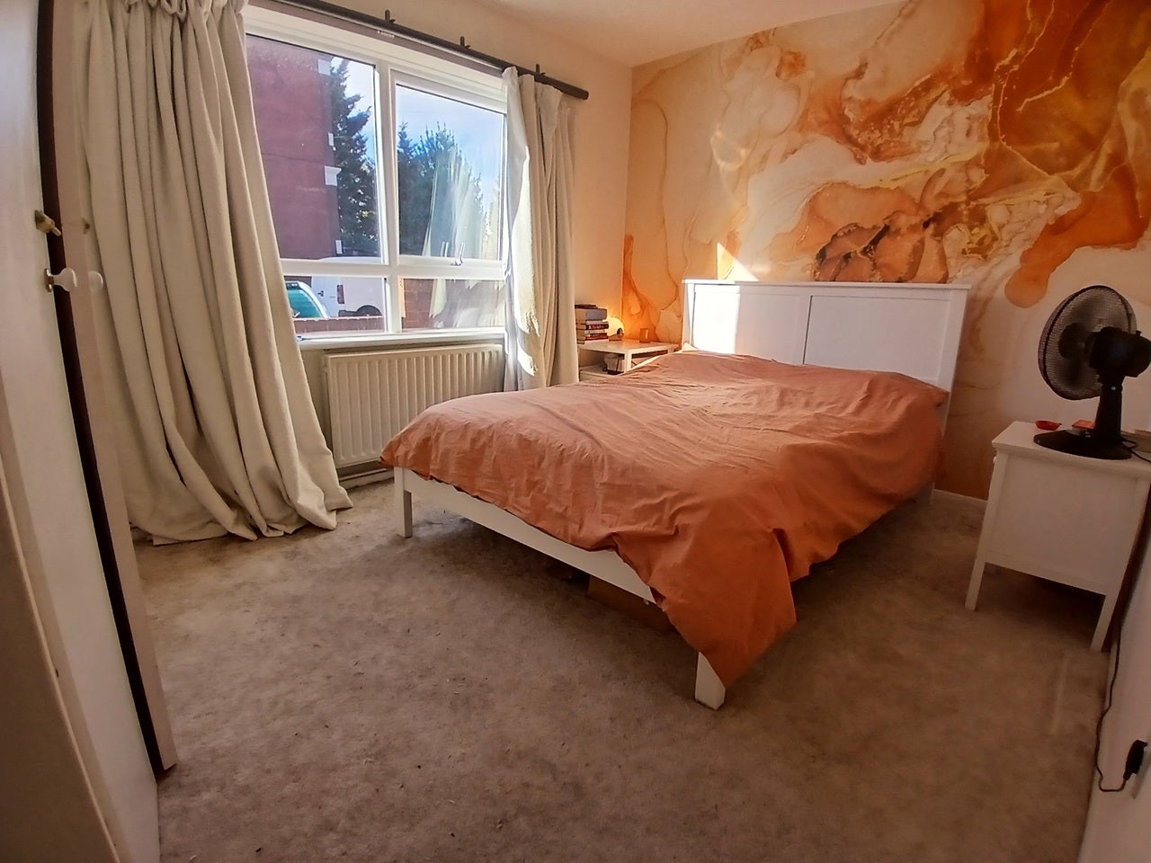 Flat Claverdale Road in Greater London