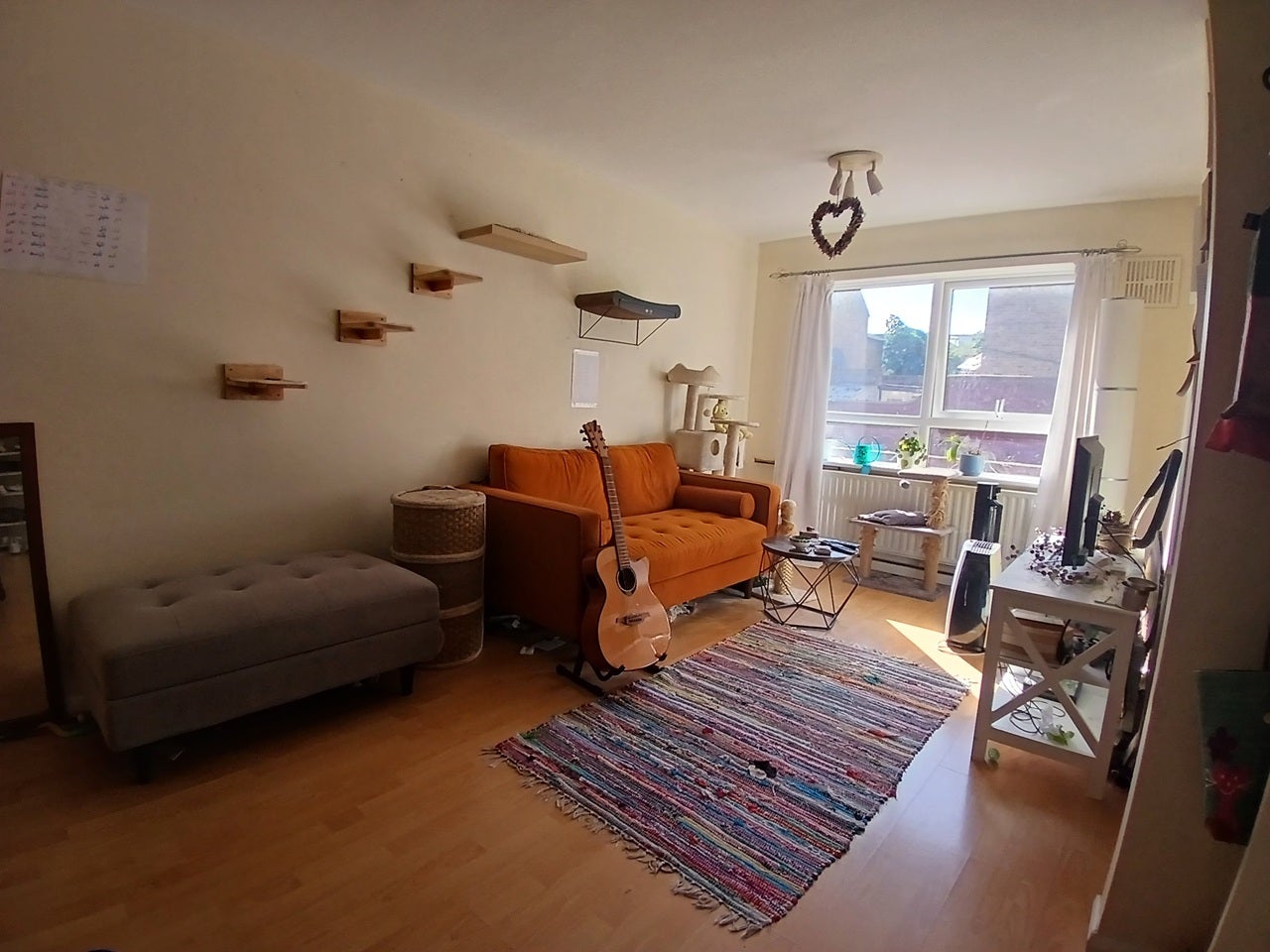 Flat Claverdale Road in Greater London