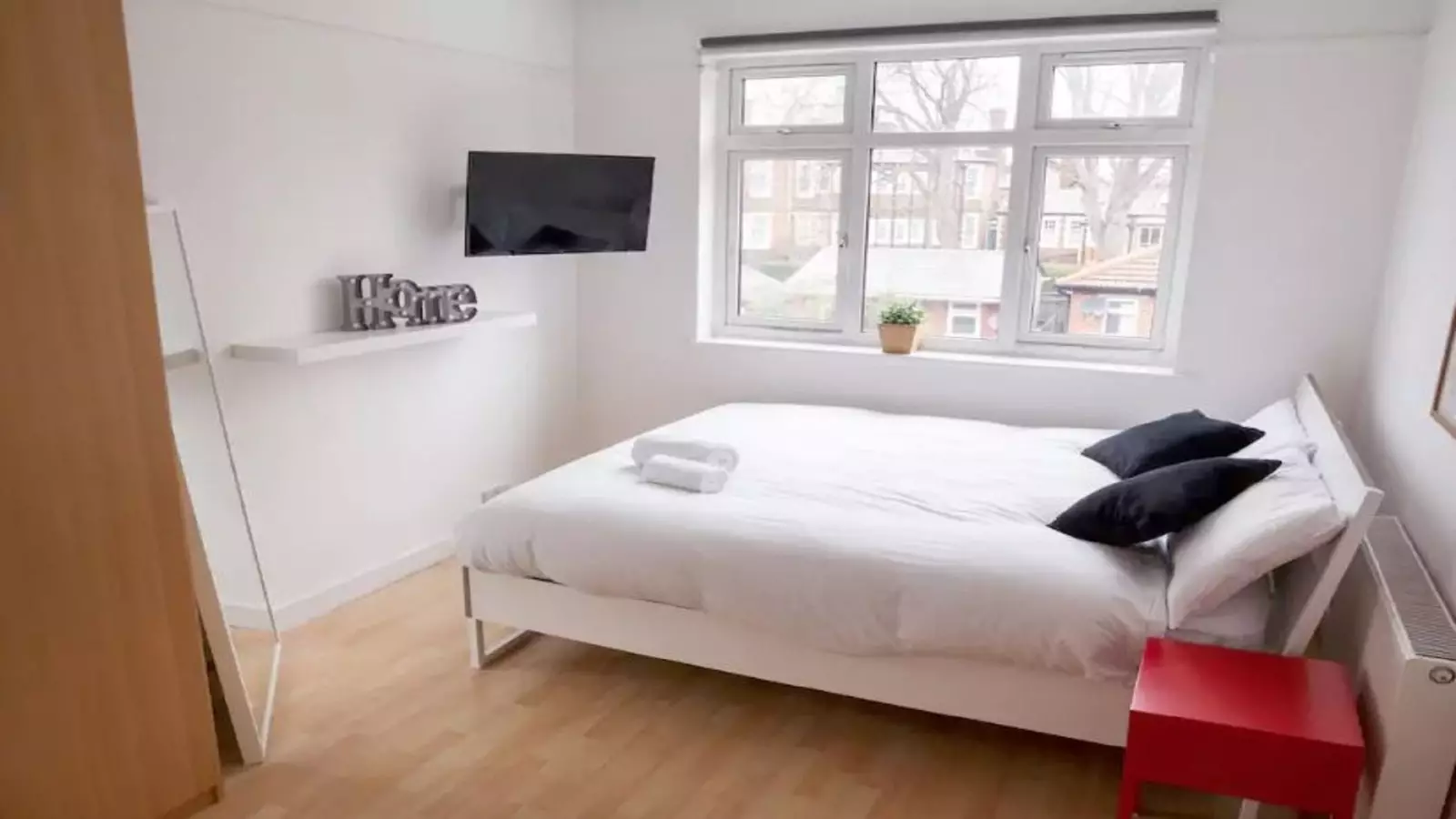 Flat Lingwell Road in Greater London