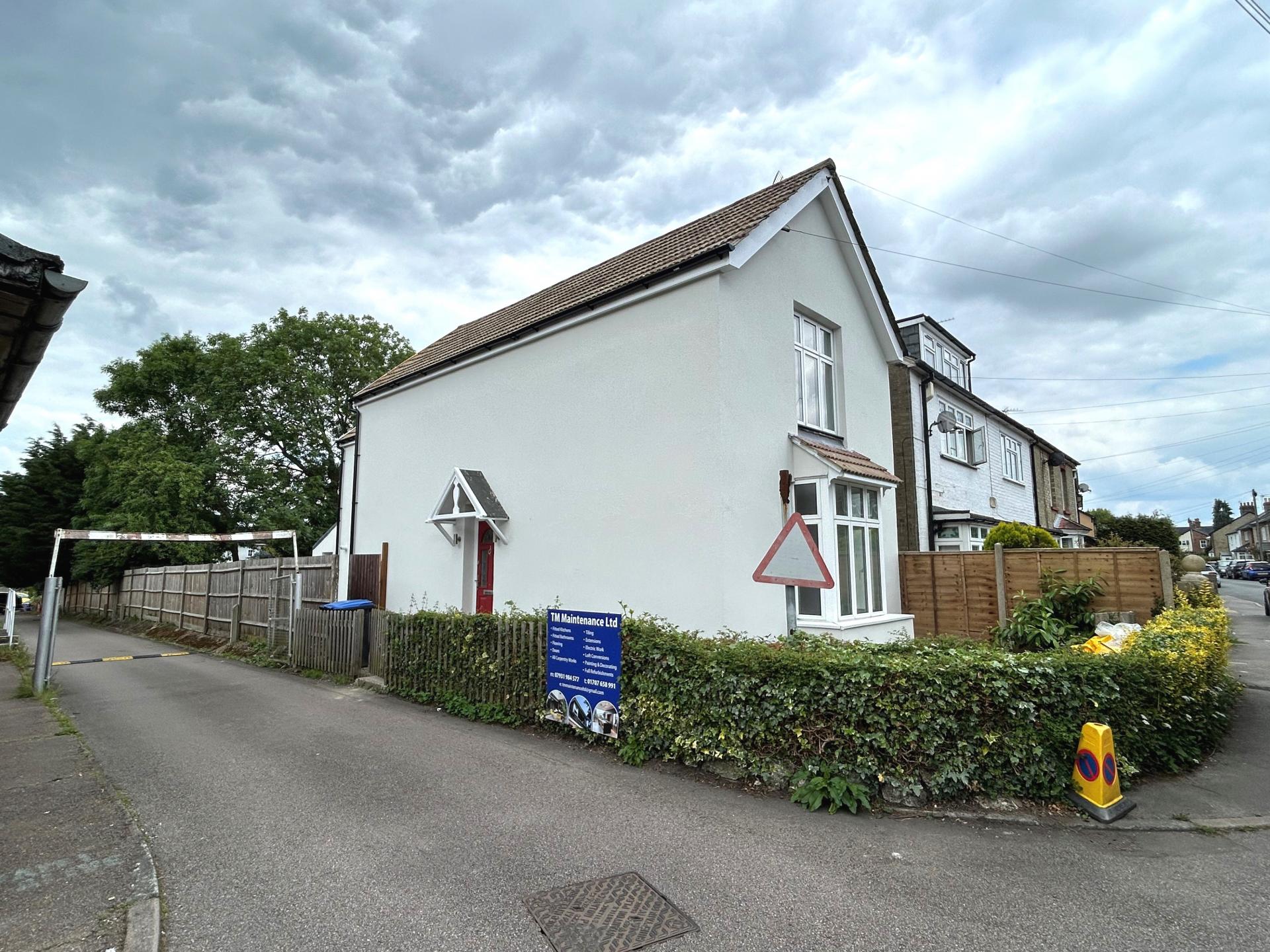 Room Thornton Road in Welwyn Hatfield