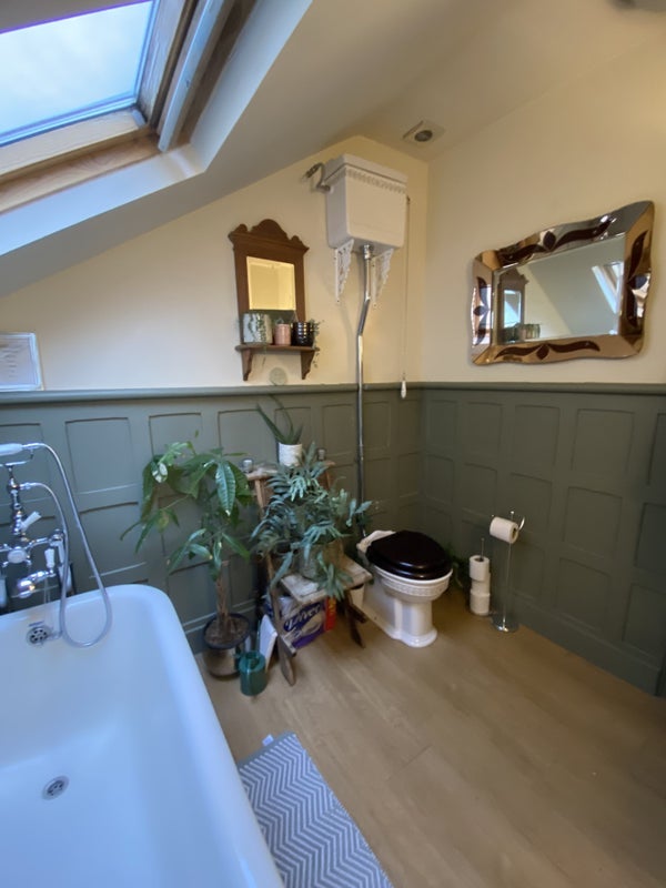 Room Cotham Road in Bristol
