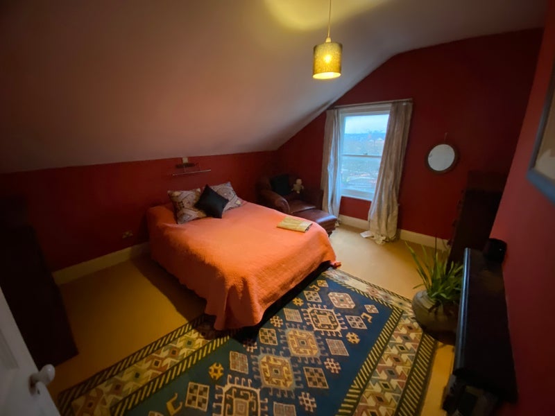 Room Cotham Road in Bristol